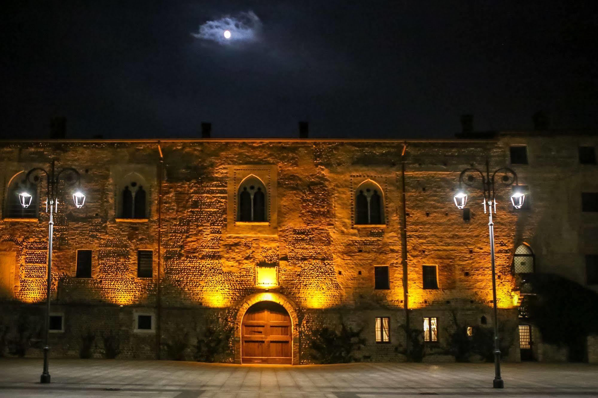 Hotel Castello Visconteo à Cassano dʼAdda Extérieur photo