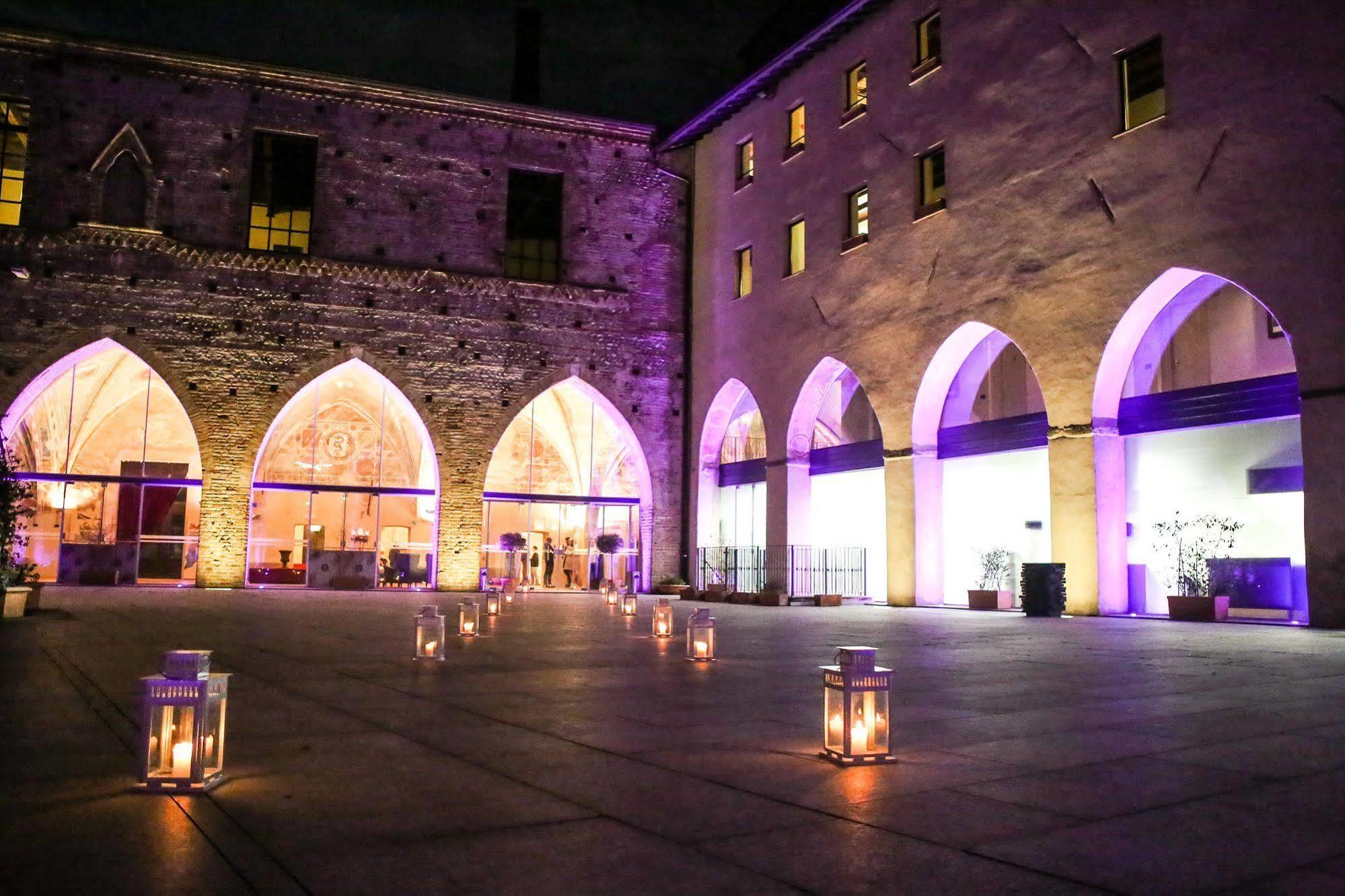 Hotel Castello Visconteo à Cassano dʼAdda Extérieur photo