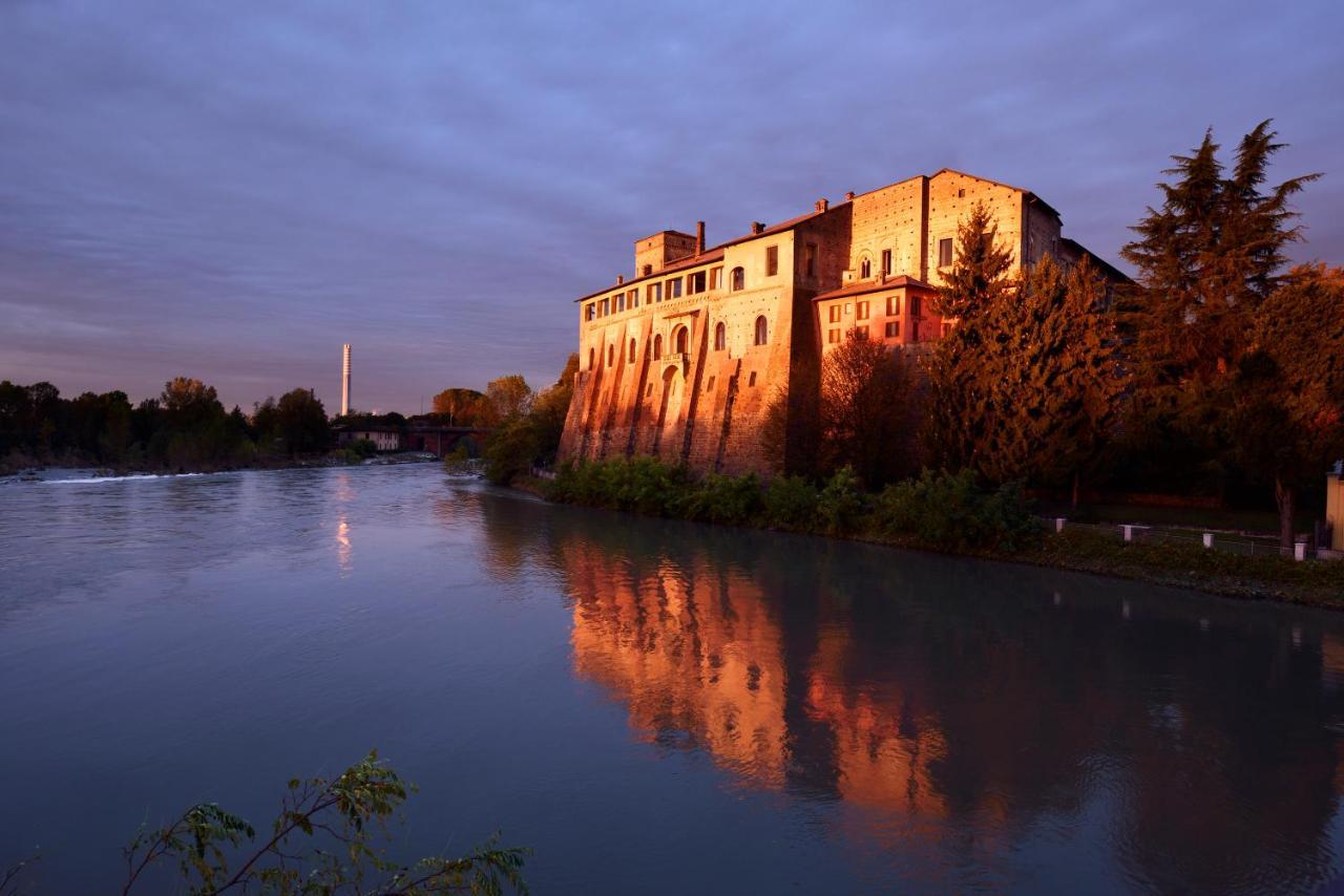 Hotel Castello Visconteo à Cassano dʼAdda Extérieur photo